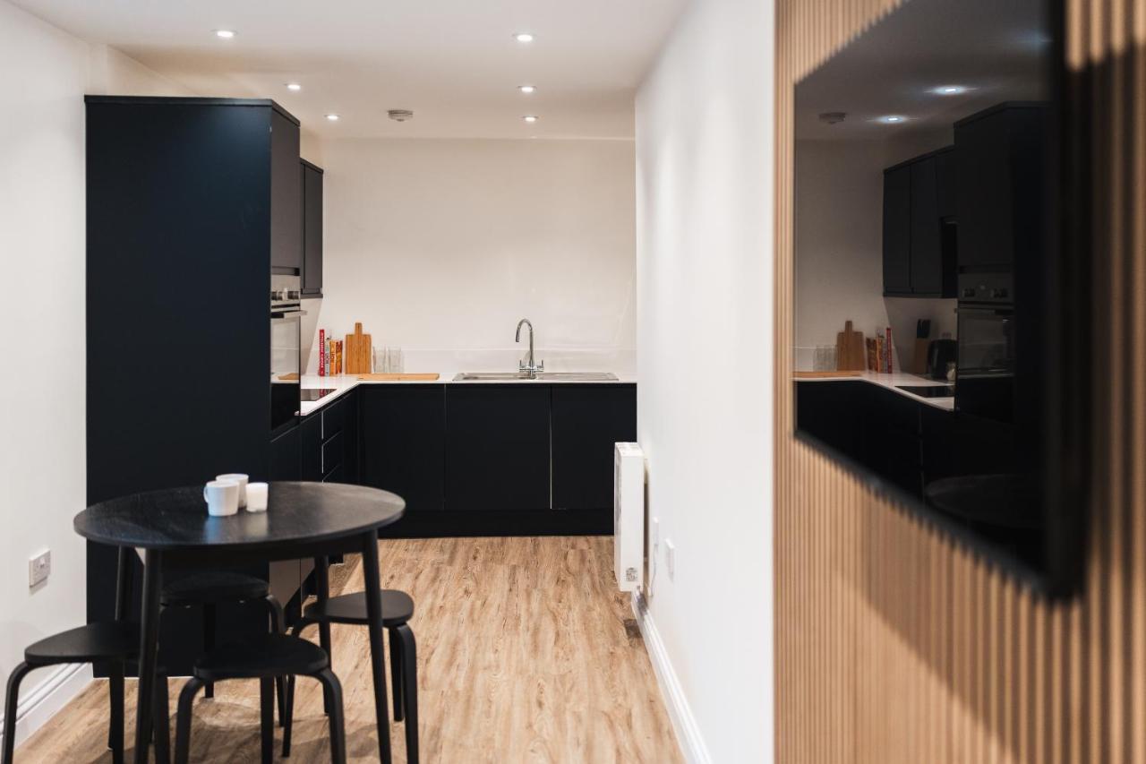 Wych Cottage, Striking 2 Bed, Parking, Ground Floor Flat - Step Free 萨默顿 外观 照片