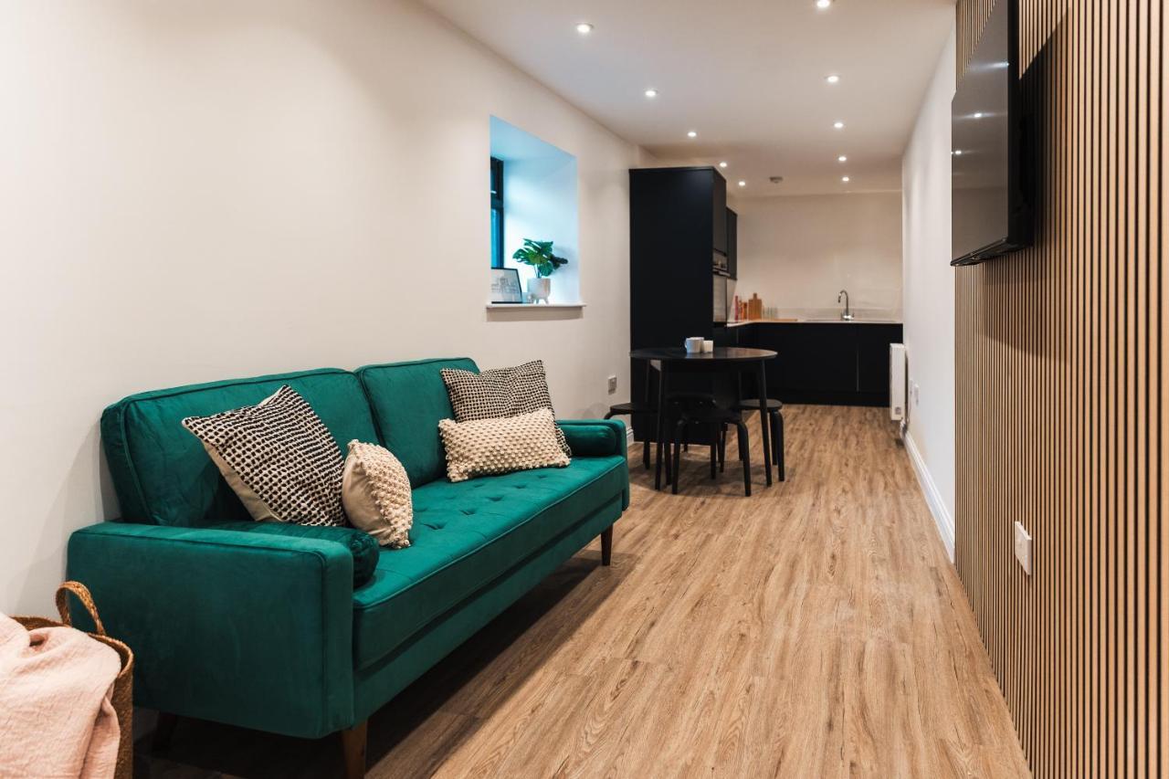 Wych Cottage, Striking 2 Bed, Parking, Ground Floor Flat - Step Free 萨默顿 外观 照片