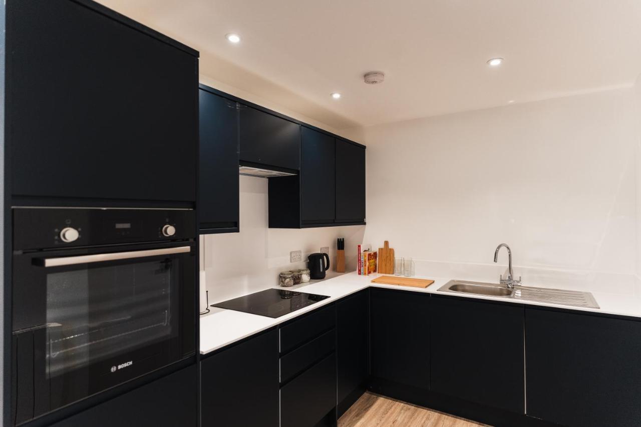 Wych Cottage, Striking 2 Bed, Parking, Ground Floor Flat - Step Free 萨默顿 外观 照片