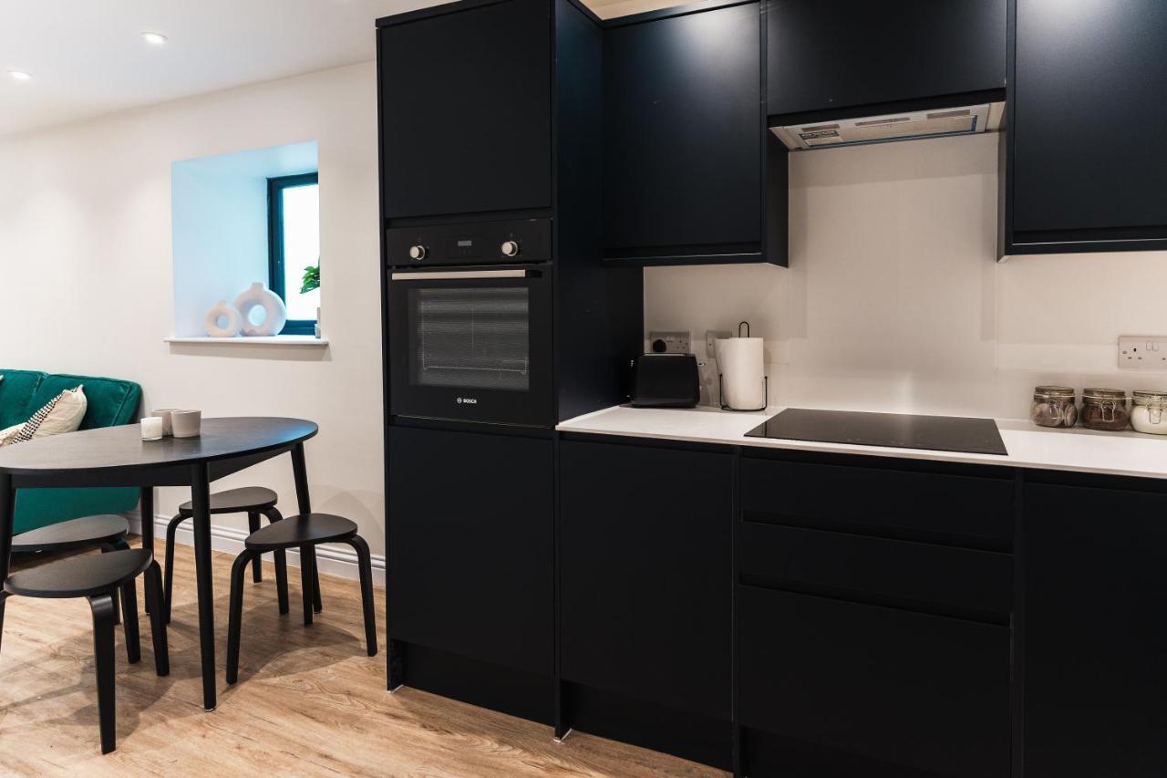 Wych Cottage, Striking 2 Bed, Parking, Ground Floor Flat - Step Free 萨默顿 外观 照片